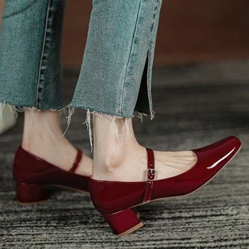 Весна 2023, Новые женские туфли Mary Janes, высококачественные кожаные модельные туфли на низком каблуке, с квадратным носком и ремешком с неглубокой пряжкой, Женская обувь